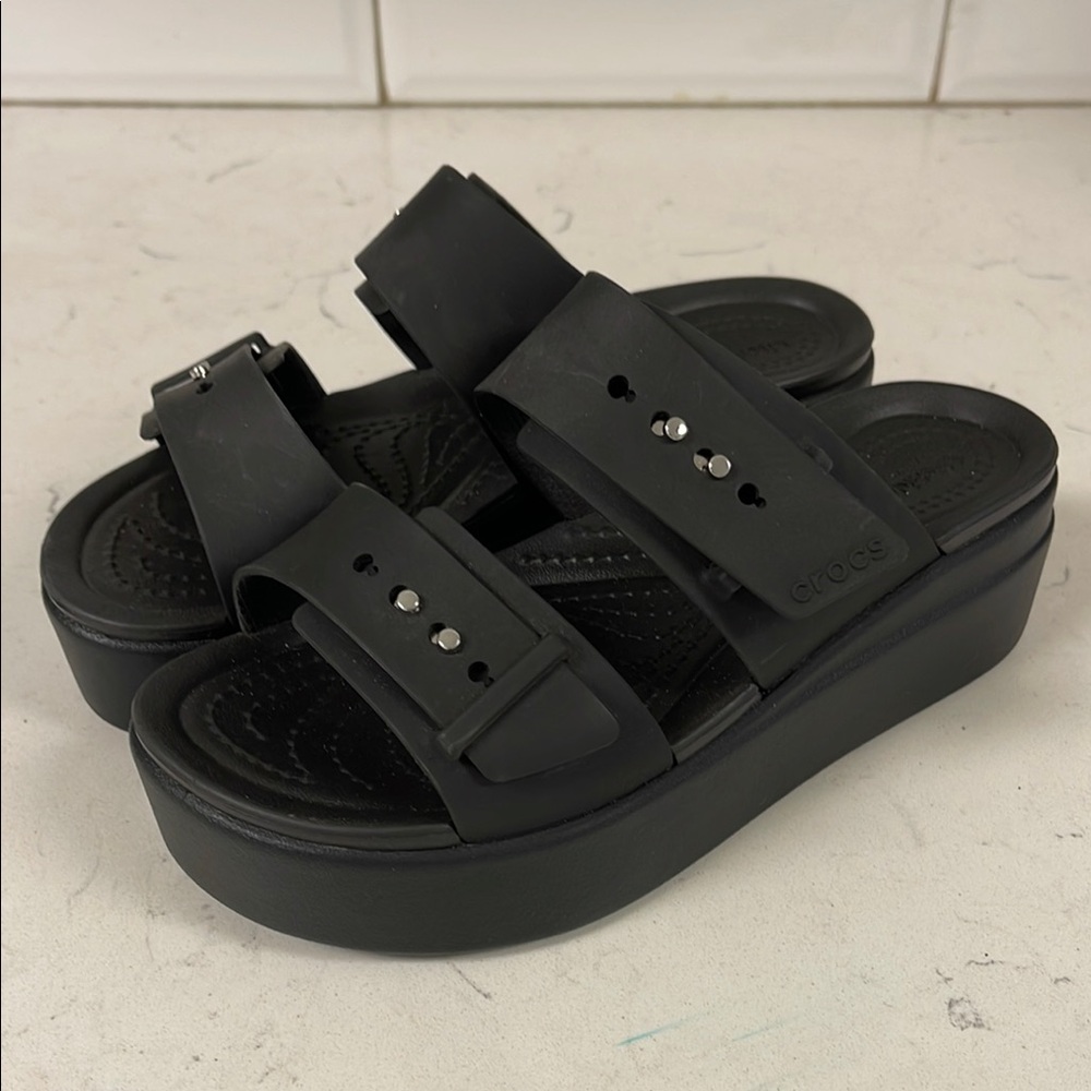 Crocs Women's Brooklyn Buckle Low Wedge Sandals Black Size US Women's 5 Platform